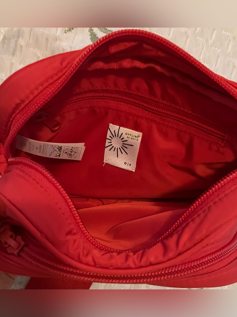 NWT Aerie Makin' Moves Crossbody Bag in Red. - Picture 9 of 11